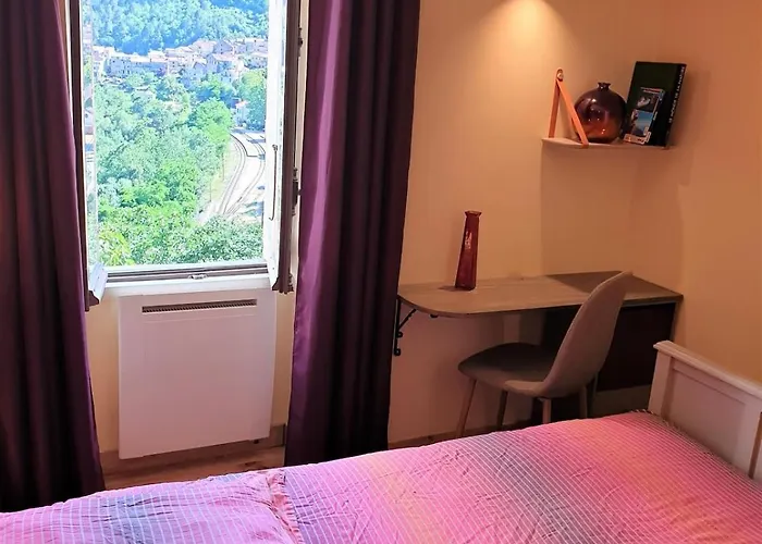 10 Min De Corte, 5 Couchages, דירה ונאקו