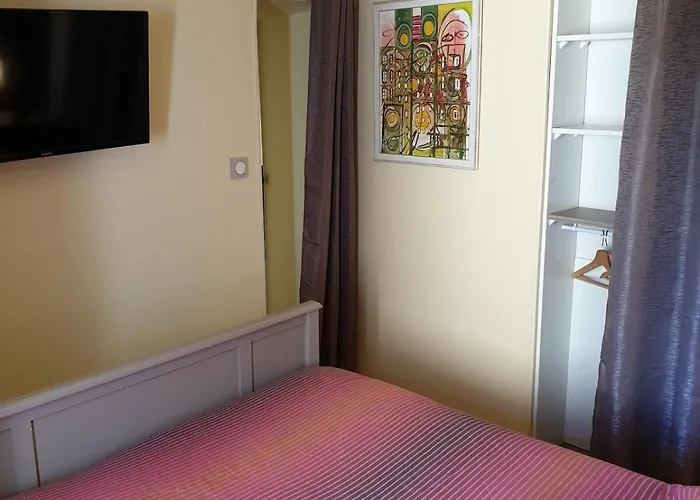 10 Min De Corte, 5 Couchages, ונאקו